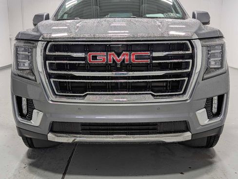 Certified 2022 GMC Yukon SLT w/ SLT Premium Package AWD/4WD image 2