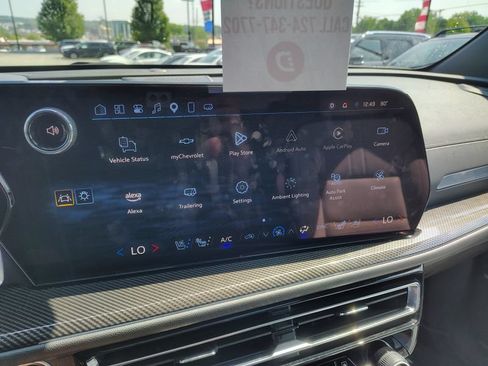 Certified 2025 Chevrolet Traverse High Country w/ LPO, Floor Liner Package AWD/4WD image 17