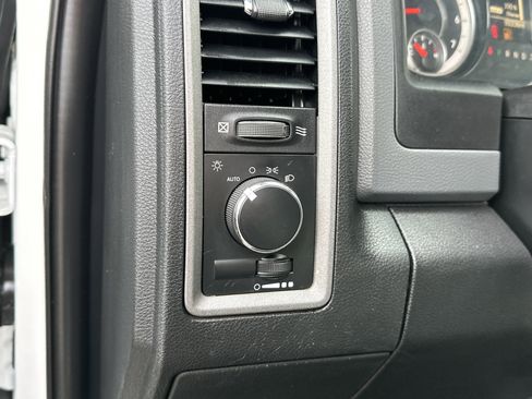 Used 2018 RAM 3500 Tradesman w/ Chrome Appearance Group image 15