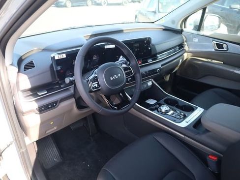 New 2026 Kia Carnival EX image 9