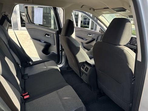 Used 2023 Nissan Rogue SV image 34