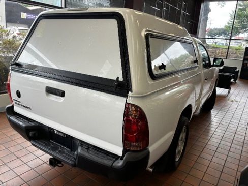 Used 2014 Toyota Tacoma 2WD Regular Cab image 9