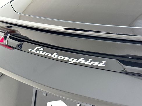 Used 2020 Lamborghini Urus AWD/4WD image 40