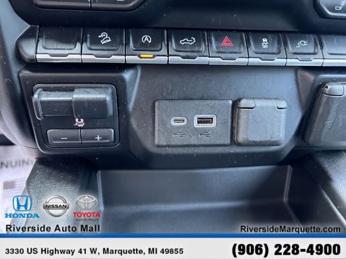 Used 2020 Chevrolet Silverado 1500 RST image 18