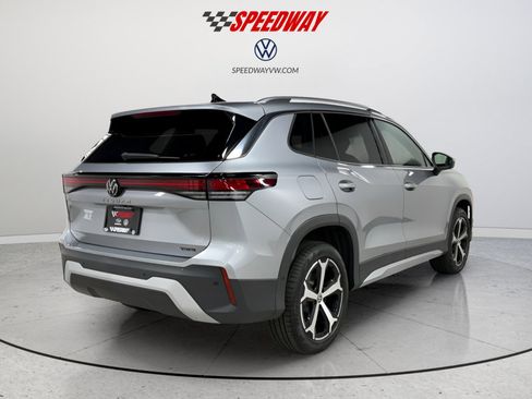 New 2025 Volkswagen Tiguan SE image 7