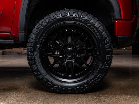 Used 2024 GMC Sierra 1500 AT4 w/ Technology Package image 12