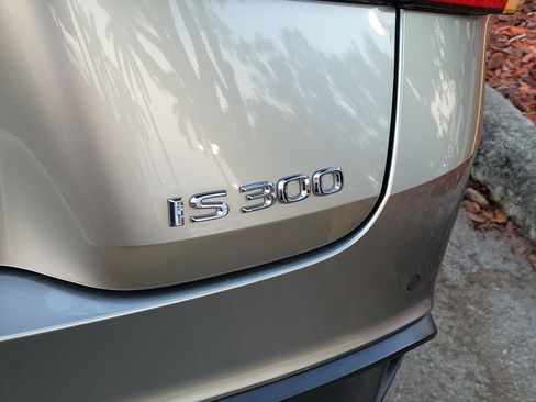 Used 2023 Lexus IS 300 w/ Comfort Package RWD image 5