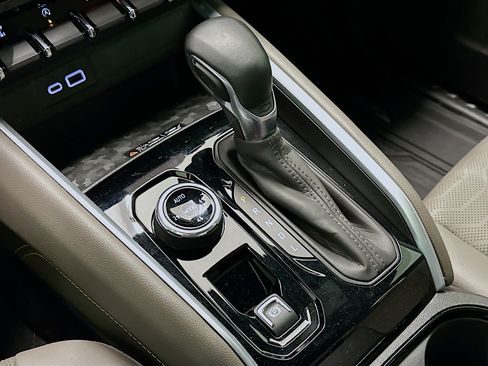 Used 2024 Chevrolet Colorado ZR2 w/ ZR2 Convenience Package III image 25