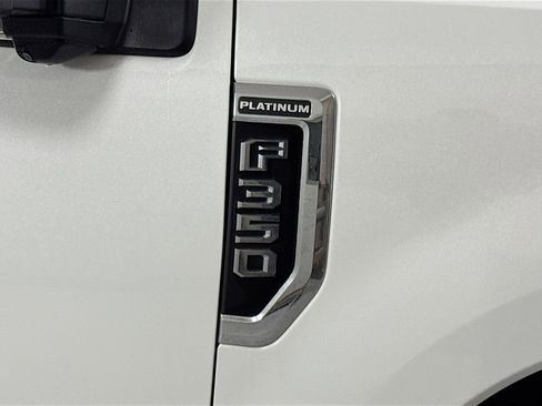 Used 2022 Ford F350 Platinum image 12