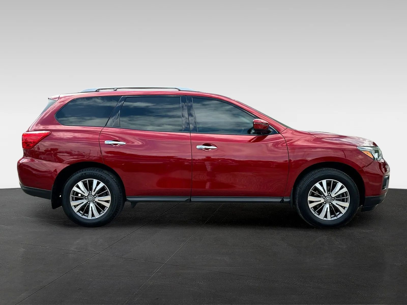 Used 2020 Nissan Pathfinder SV AWD/4WD image 8
