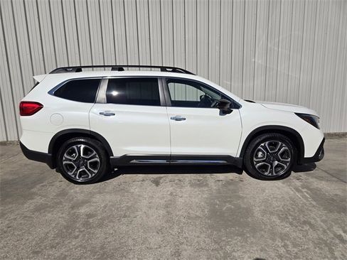Used 2024 Subaru Ascent Touring image 7