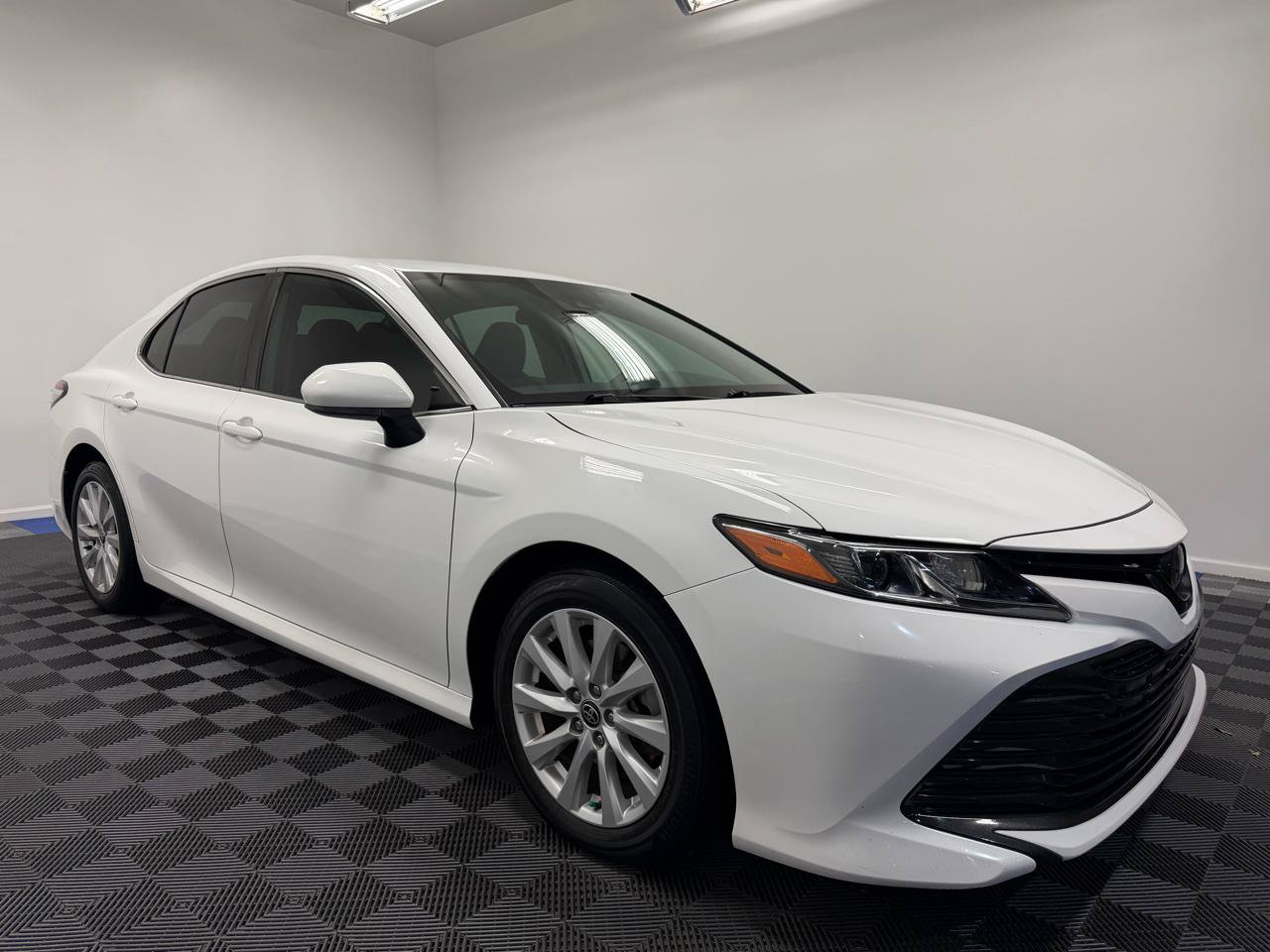 Used 2020 Toyota Camry LE FWD image 1