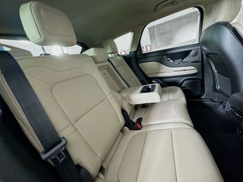 New 2026 Lincoln Corsair Premiere image 27