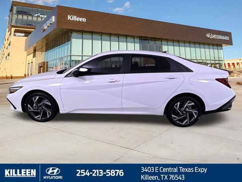 Used 2025 Hyundai Elantra Sport image 5