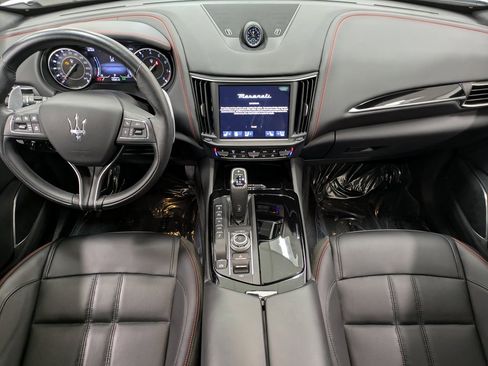 Used 2024 Maserati Levante GT Ultima image 23