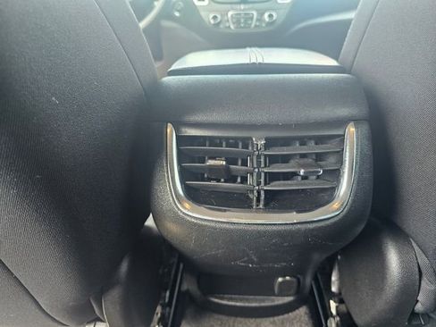 Used 2020 Chevrolet Malibu LT FWD image 18