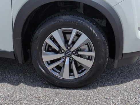 Used 2024 Nissan Pathfinder SL FWD image 12