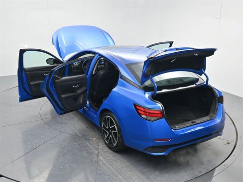 Used 2024 Nissan Sentra SR w/ SR Premium Package image 50