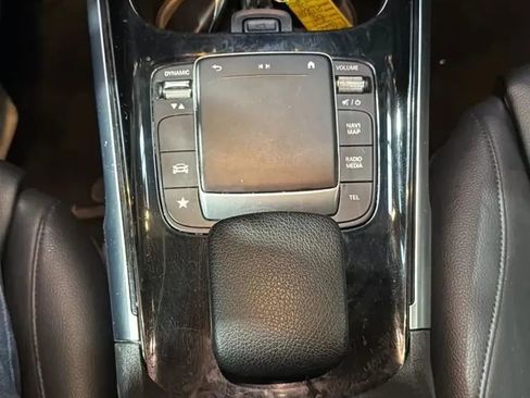 Used 2021 Mercedes-Benz GLB 250 4MATIC image 19