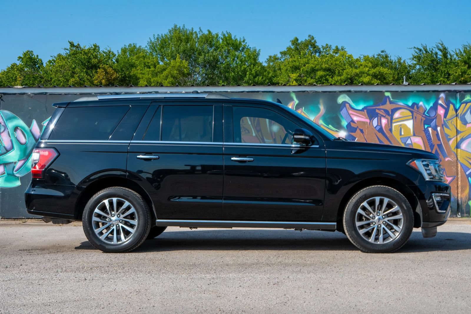 Used 2018 Ford Expedition Limited w/ Equipment Group 301A RWD image 7