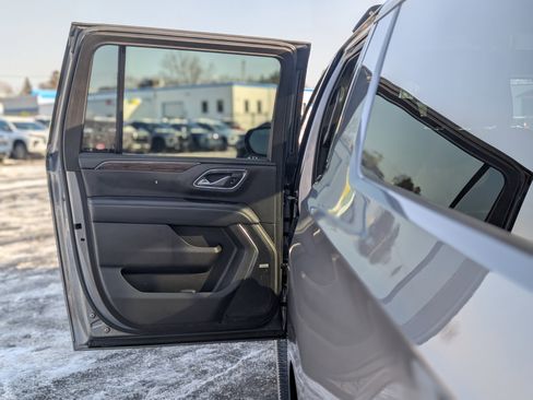 Used 2021 Chevrolet Suburban Z71 image 34