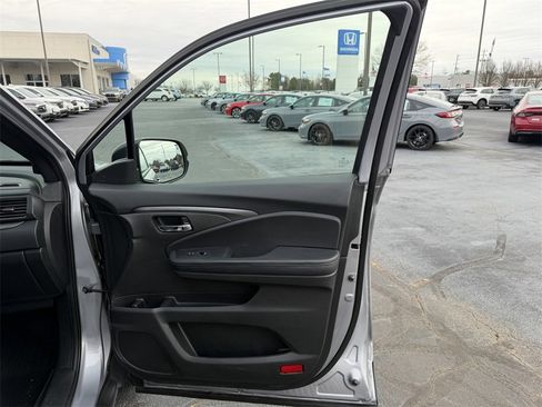 Used 2022 Honda Pilot Sport image 19