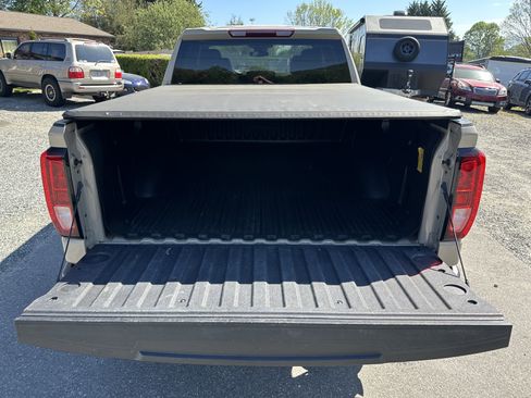 Used 2023 GMC Sierra 1500 Elevation image 13