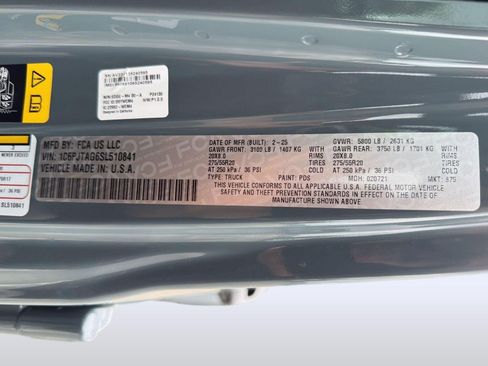 Used 2025 Jeep Gladiator Sport image 18