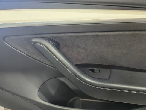 Used 2021 Tesla Model 3 Standard Range Plus image 6