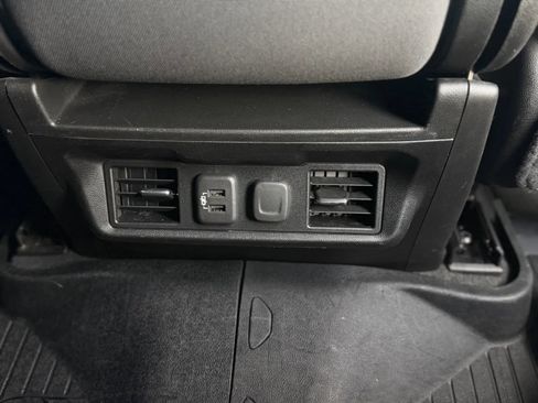 Used 2021 Chevrolet Silverado 1500 LT AWD/4WD image 40