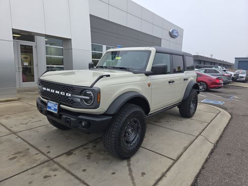 New 2025 Ford Bronco Badlands w/ Sasquatch Package image 1