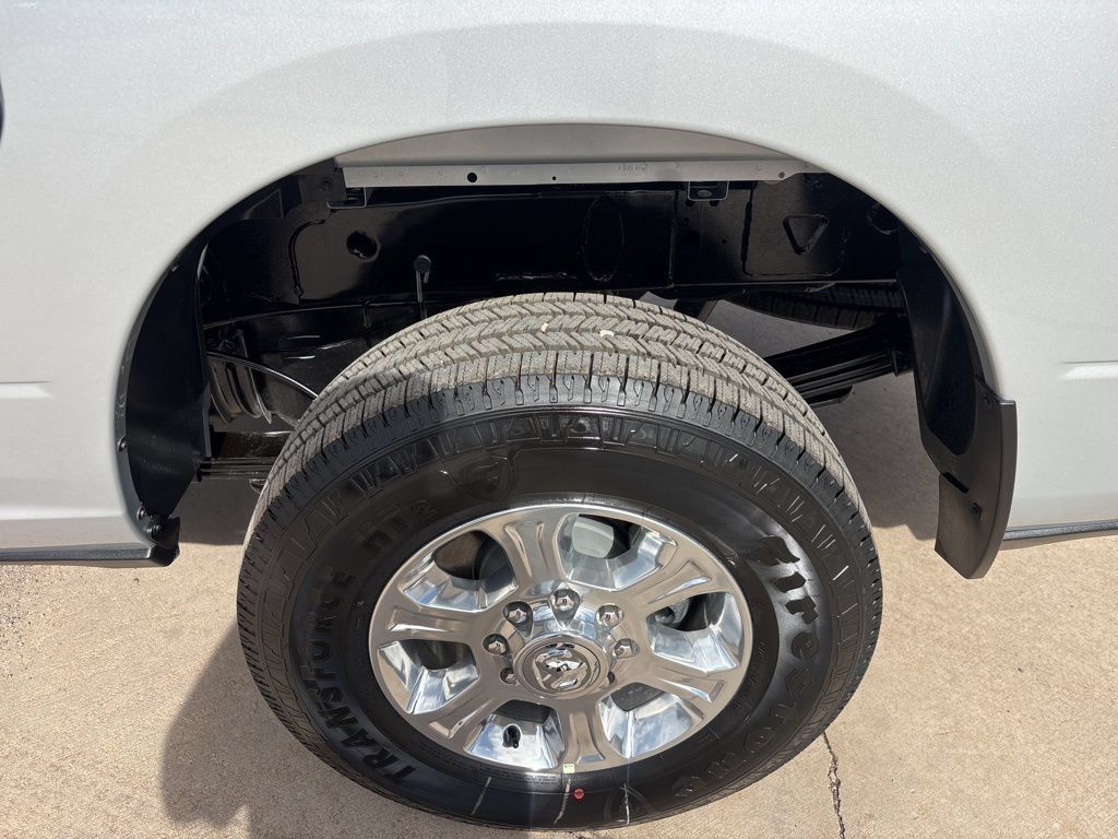 New 2026 RAM 3500 Big Horn AWD/4WD image 10
