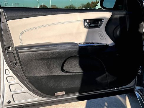 Used 2017 Toyota Avalon Limited image 20