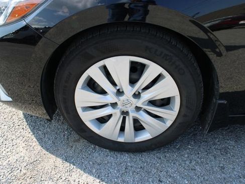 Used 2022 Nissan Sentra S w/ Electronics Package FWD image 10