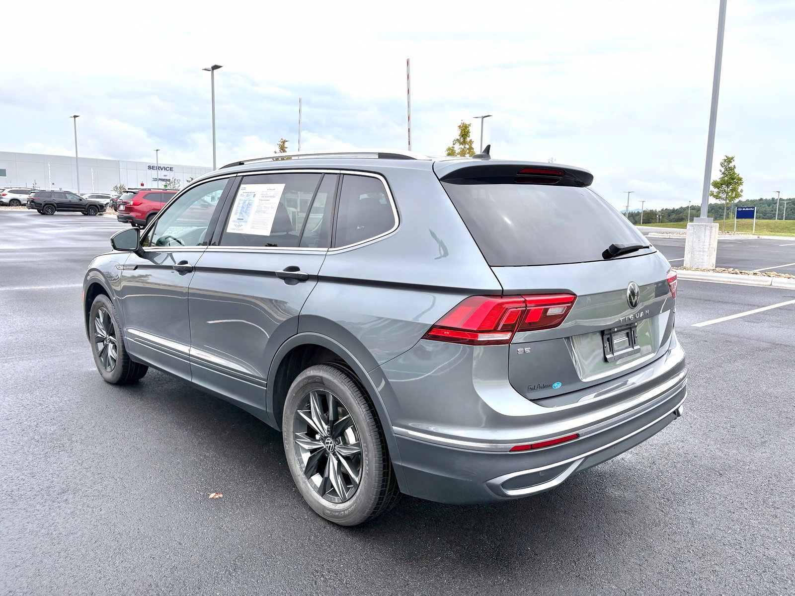 Used 2024 Volkswagen Tiguan SE AWD/4WD image 5