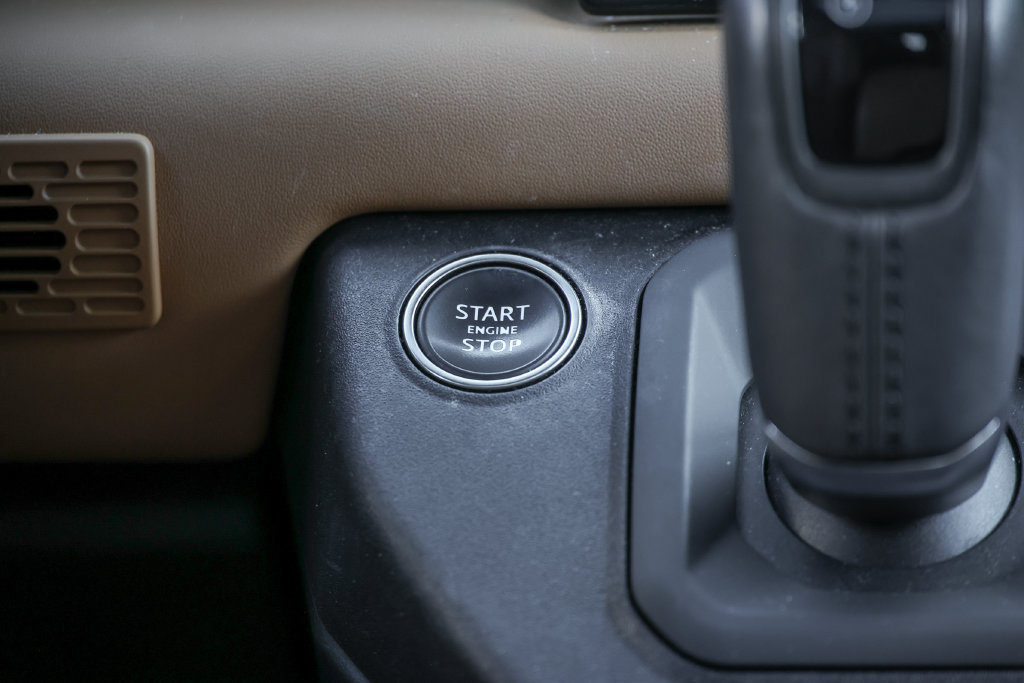 Used 2023 Land Rover Defender 110 V8 AWD/4WD image 36