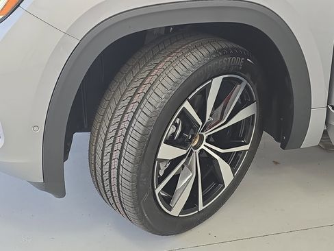 New 2026 Volkswagen Atlas SEL Premium R-Line AWD/4WD image 33