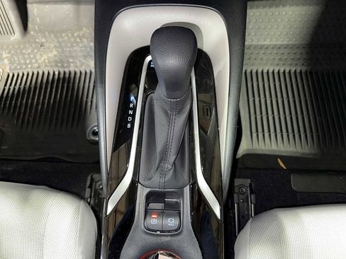 Certified 2020 Toyota Corolla LE image 29