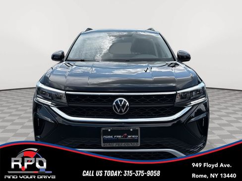 Used 2022 Volkswagen Taos SE AWD/4WD image 8