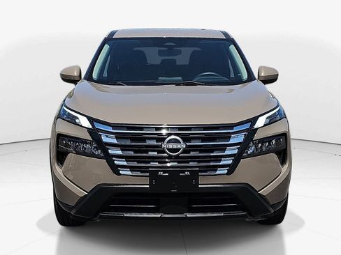 Used 2024 Nissan Rogue SV FWD image 11