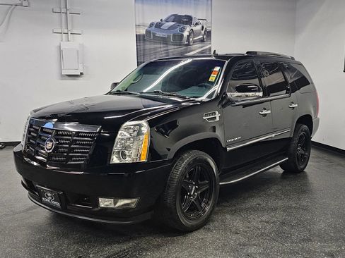 Used 2013 Cadillac Escalade 2WD image 5