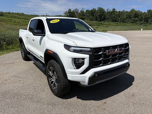 Used 2024 GMC Canyon AT4 w/ AT4 Premium Package AWD/4WD image 7