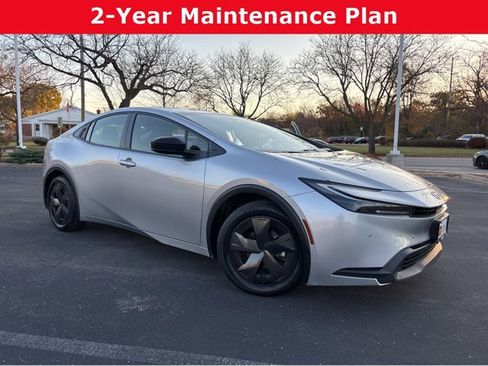 Used 2024 Toyota Prius LE image 1