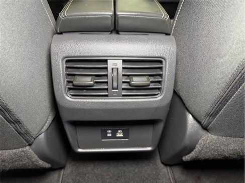 Used 2022 Nissan Rogue SV image 29