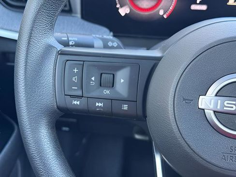 Certified 2025 Nissan Kicks SV image 25