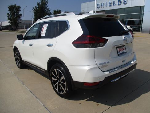 Used 2020 Nissan Rogue SL w/ Premium Package AWD/4WD image 4