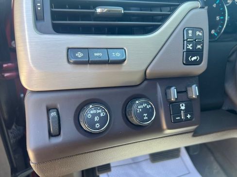 Used 2020 GMC Yukon XL Denali w/ Denali Ultimate Package AWD/4WD image 25