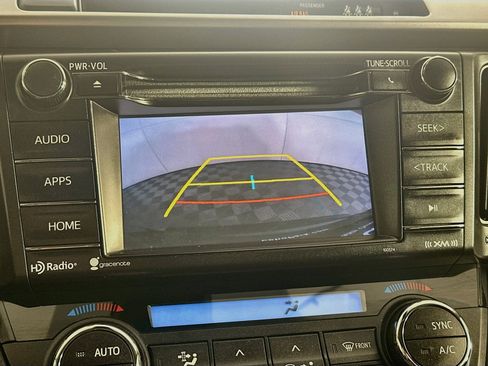 Used 2018 Toyota RAV4 XLE AWD/4WD image 22