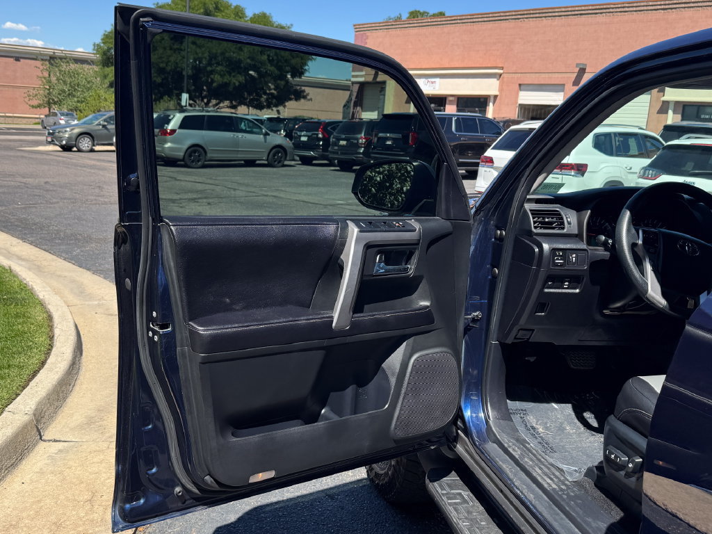 Used 2017 Toyota 4Runner SR5 Premium AWD/4WD image 17