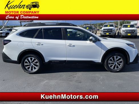 Used 2022 Subaru Outback Premium image 1